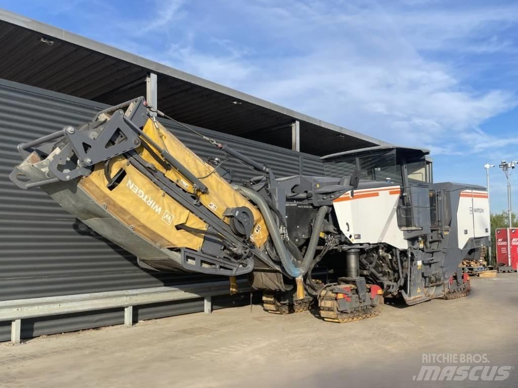 Wirtgen W 220 FI Asphalt cold milling machines