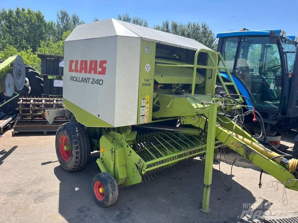 CLAAS Rollant 240 Round Balers