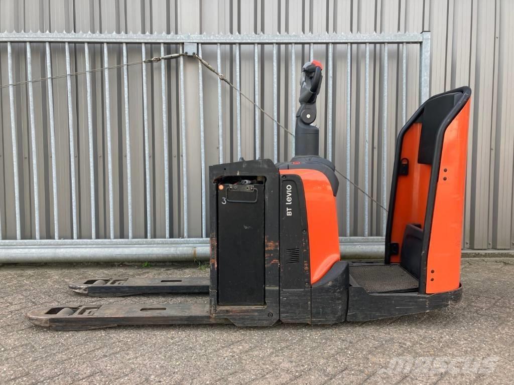 Toyota LPE200 Low lifter with platform
