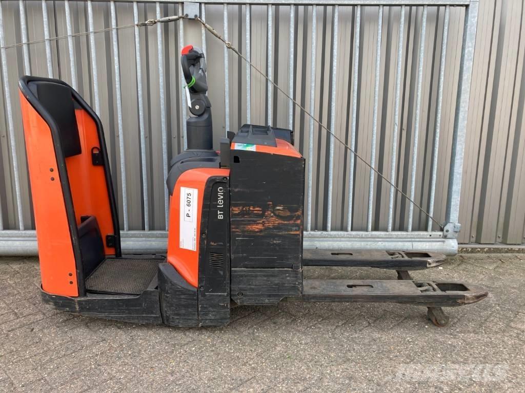Toyota LPE200 Low lifter with platform