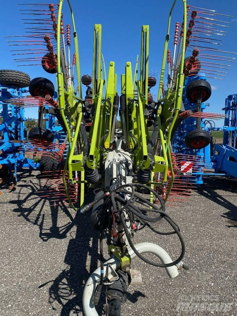 CLAAS Liner 4000 Rakes and tedders