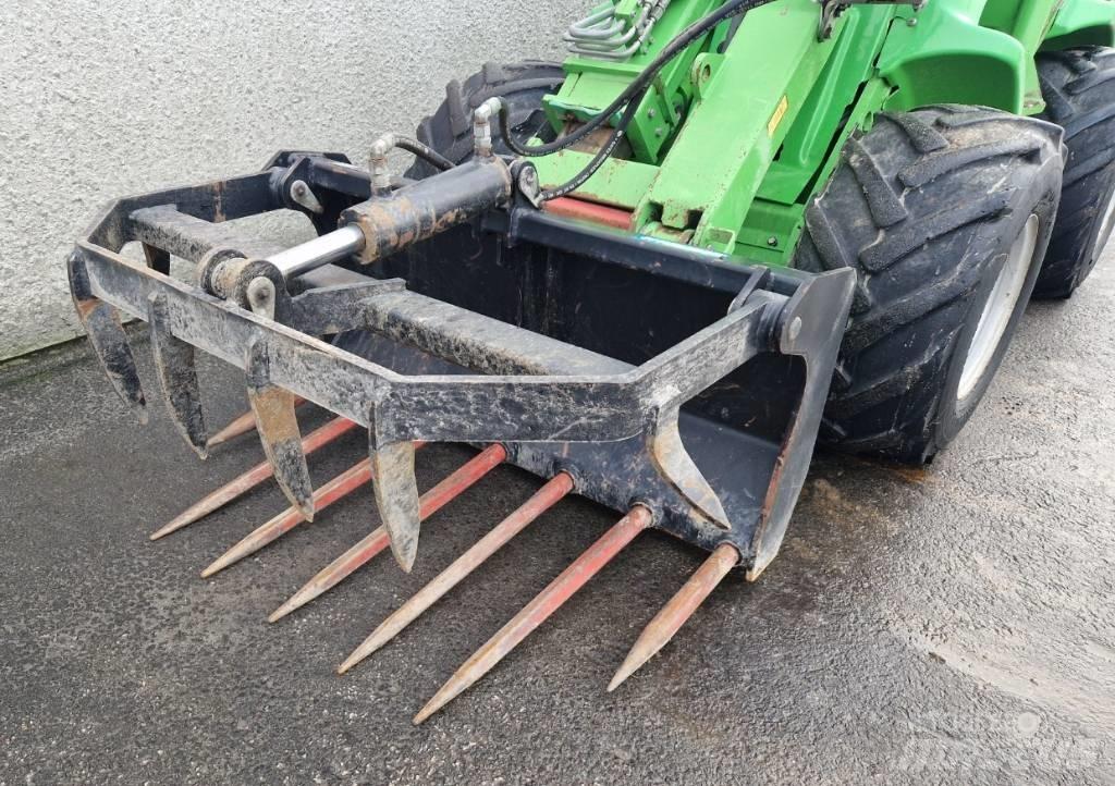 Avant R 35 Mini Loader