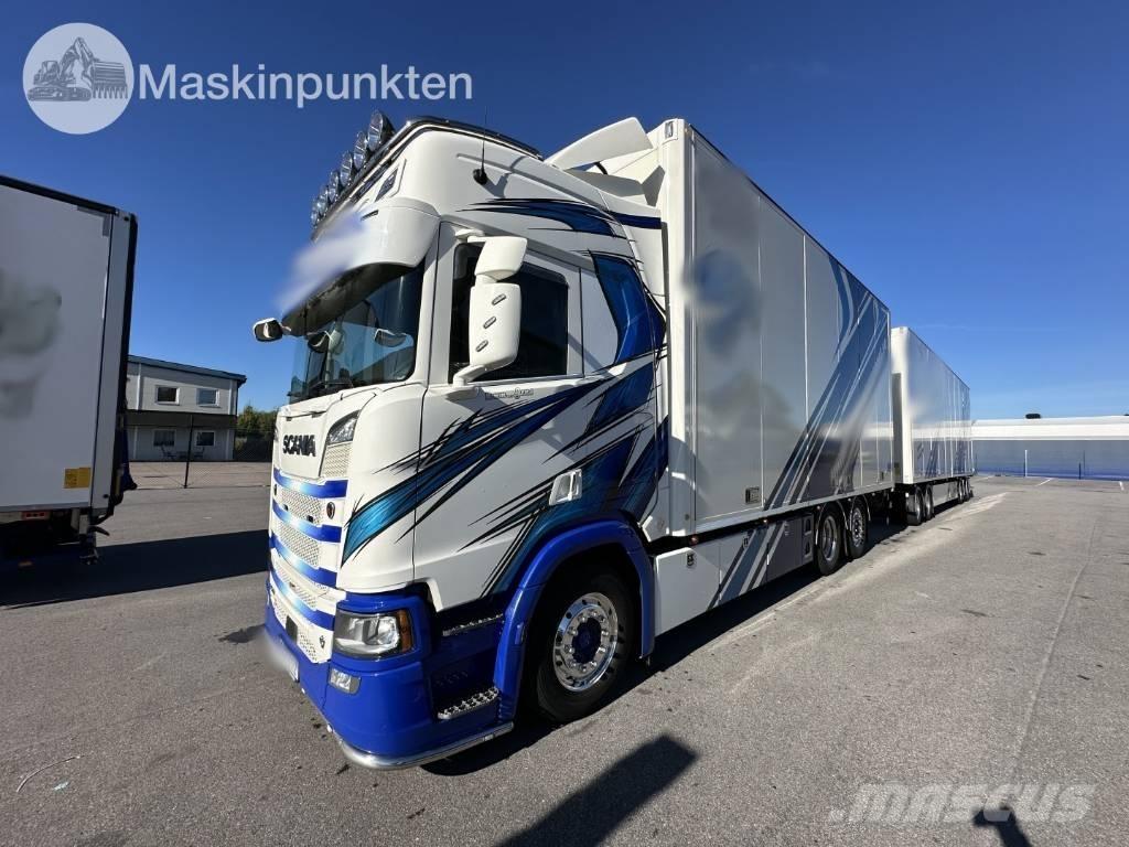 Scania R 520 Conventional Trucks / Tractor Trucks