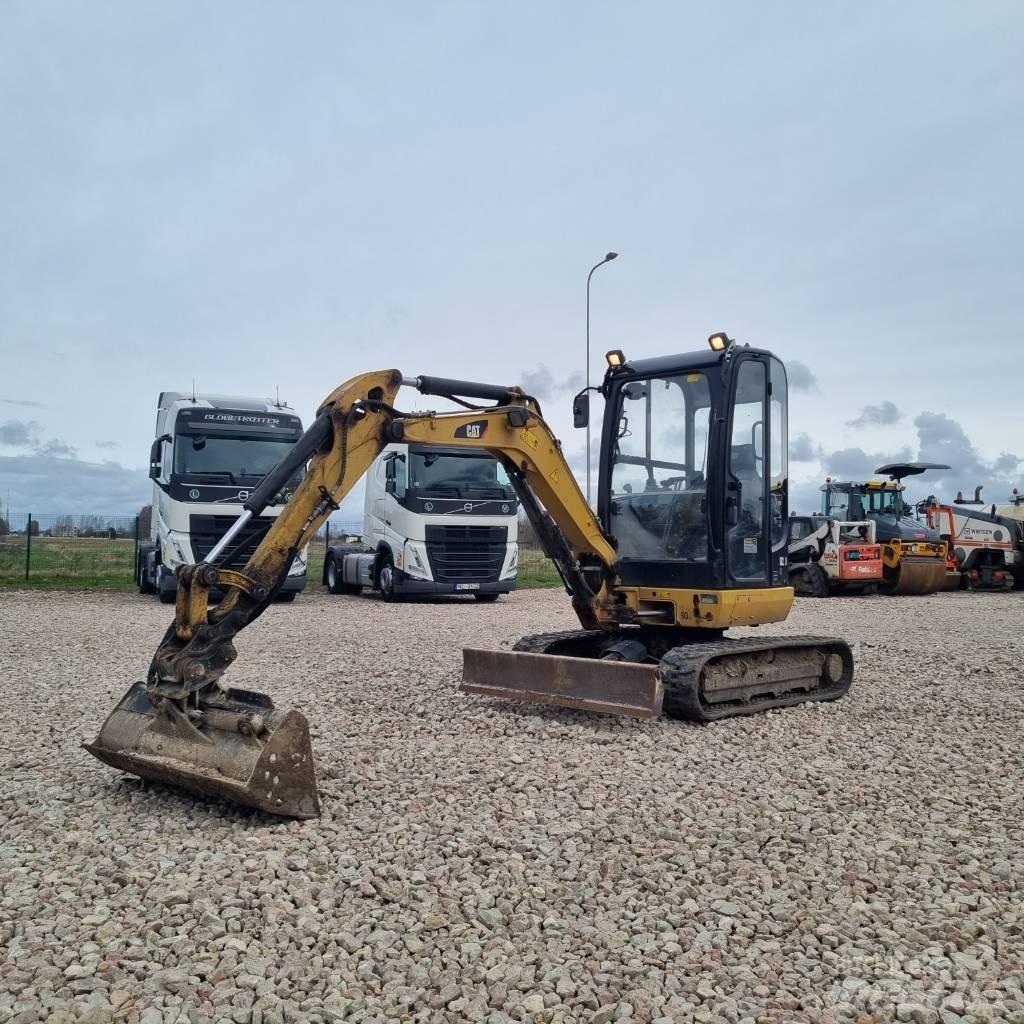 CAT 302.7 D CR Mini Excavators <7t (Mini Diggers)