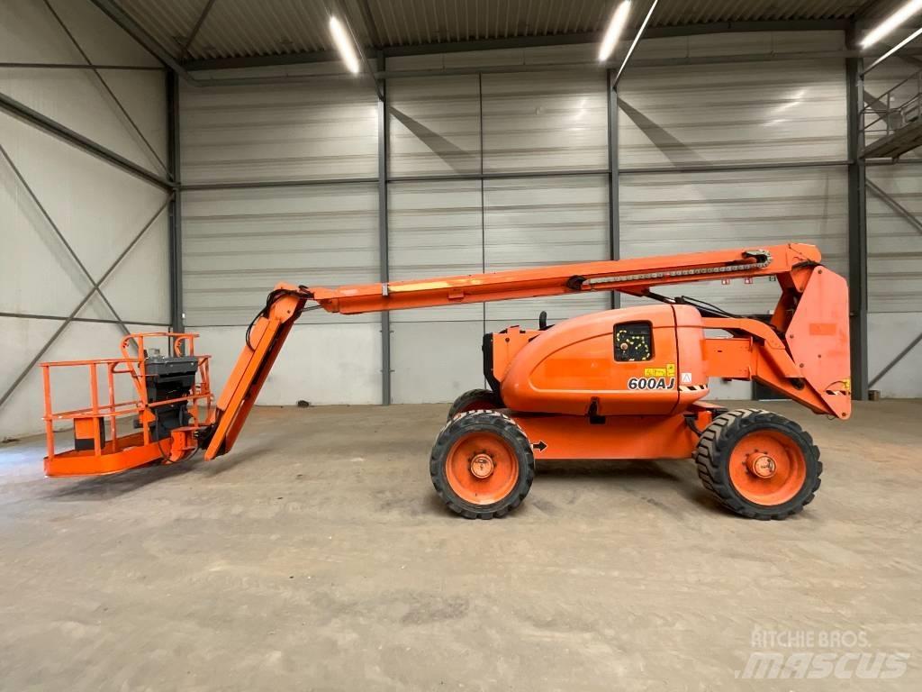 JLG 600 AJ Articulated boom lifts