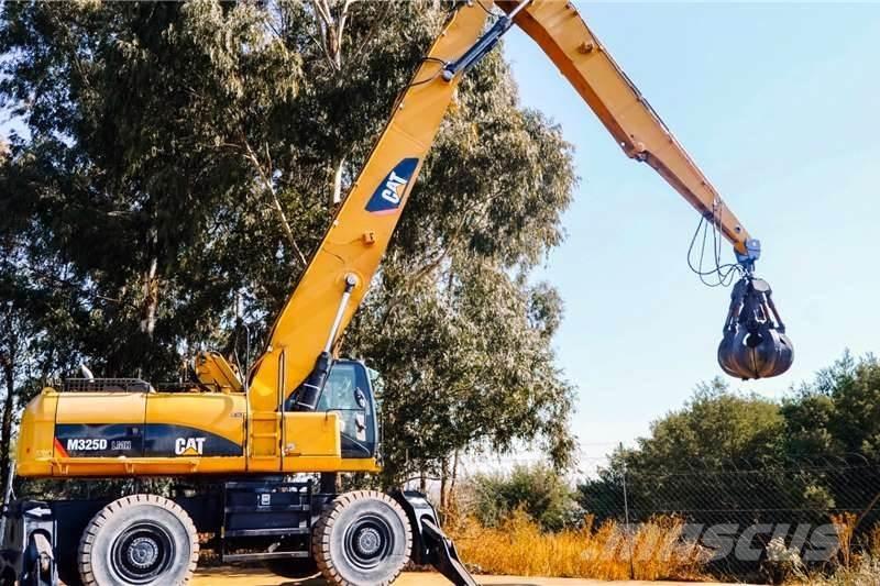 CAT M325 Mini Excavators <7t (Mini Diggers)