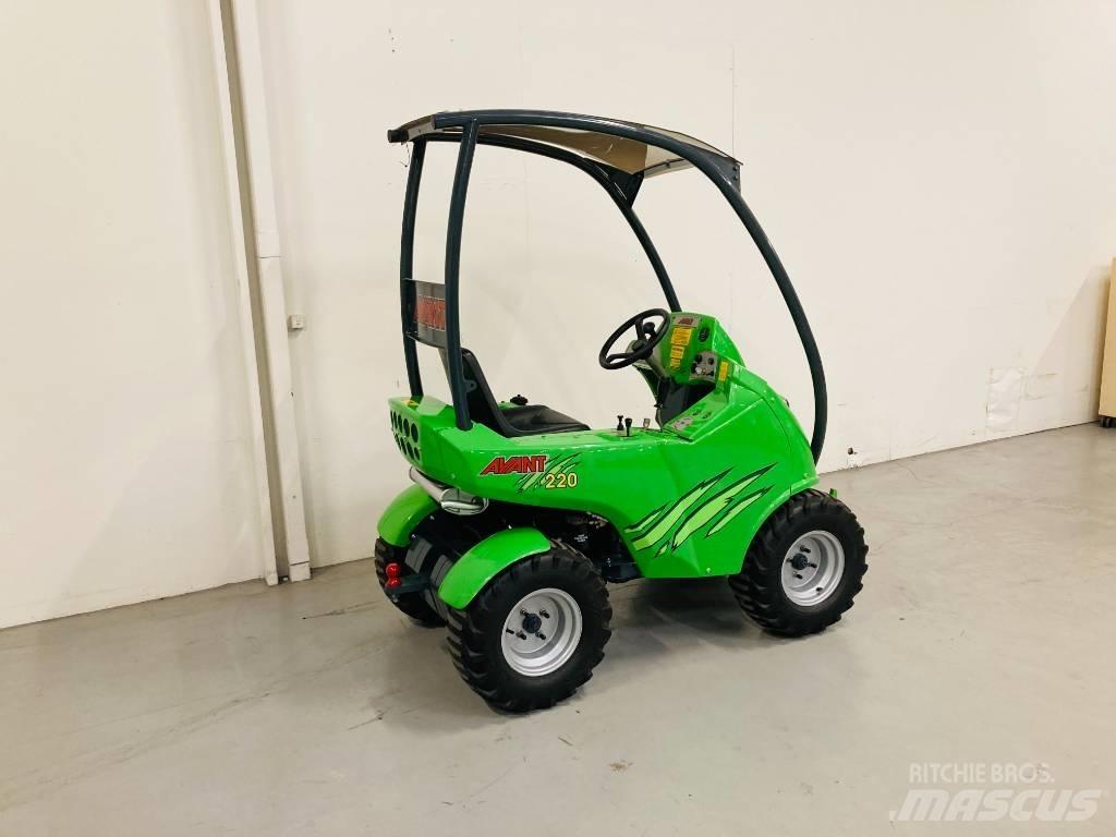 Avant 220 Mini Loader