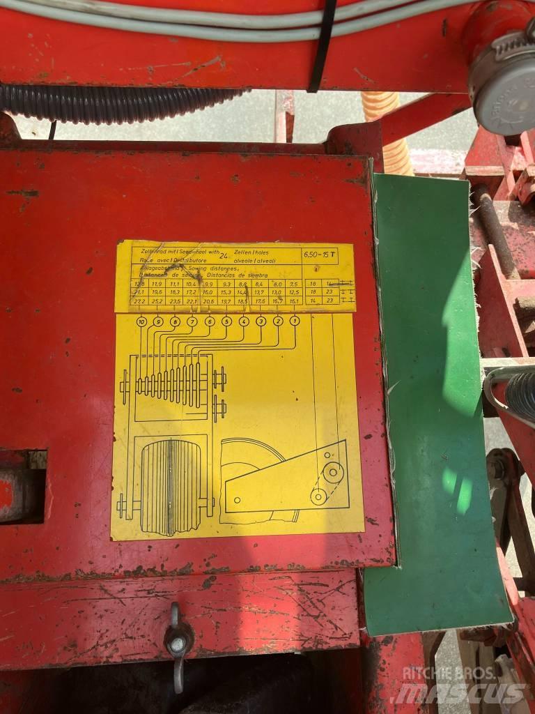 Becker Aeromat T 6 Precision Sowing Machines
