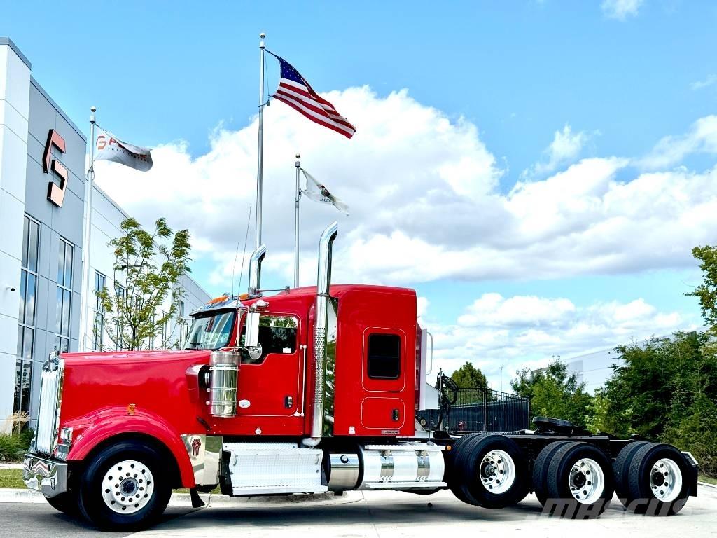 Kenworth W 900 Conventional Trucks / Tractor Trucks