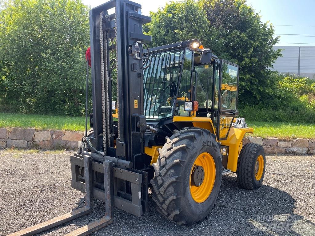 JCB 940-2 T4 Rough Terrain Trucks