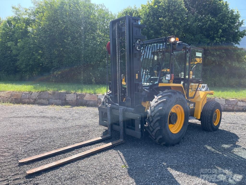 JCB 940-2 T4 Rough Terrain Trucks