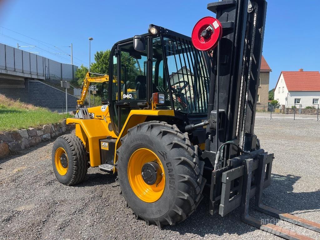 JCB 940-2 T4 Rough Terrain Trucks