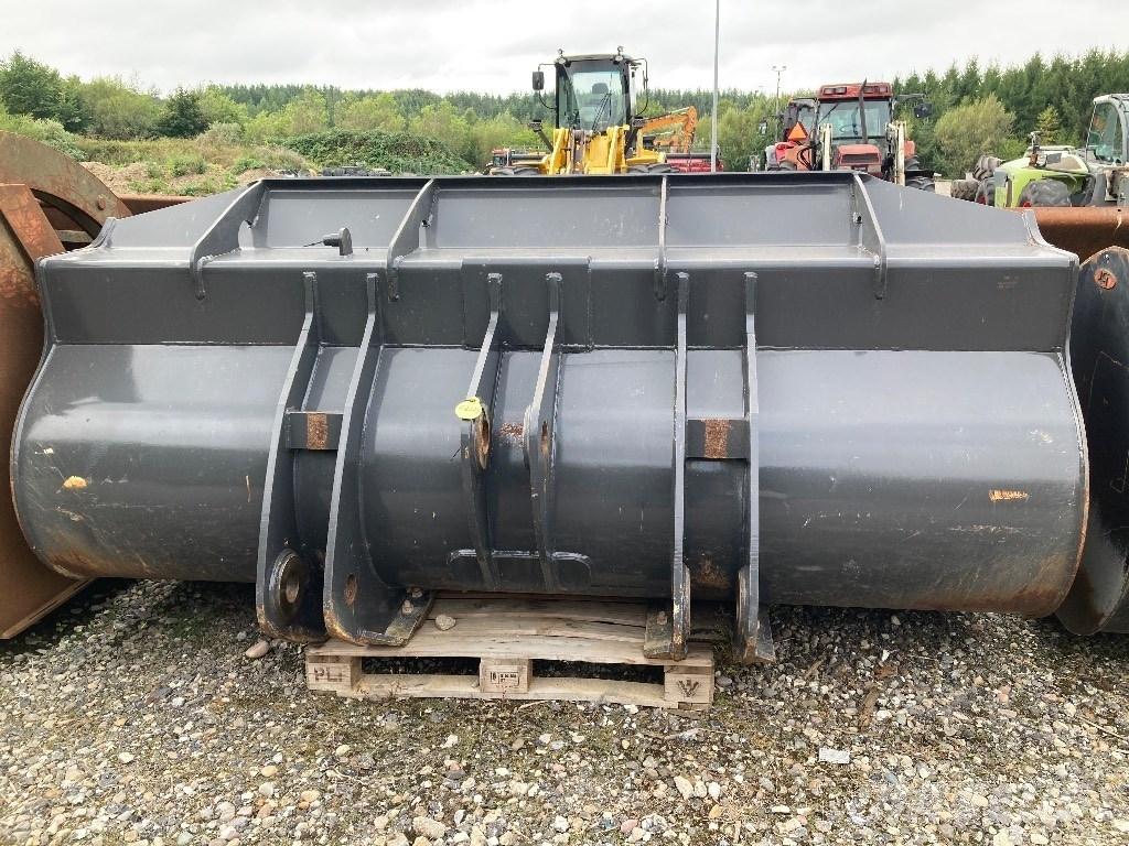 CASE 821 Skovl Wheel Loaders