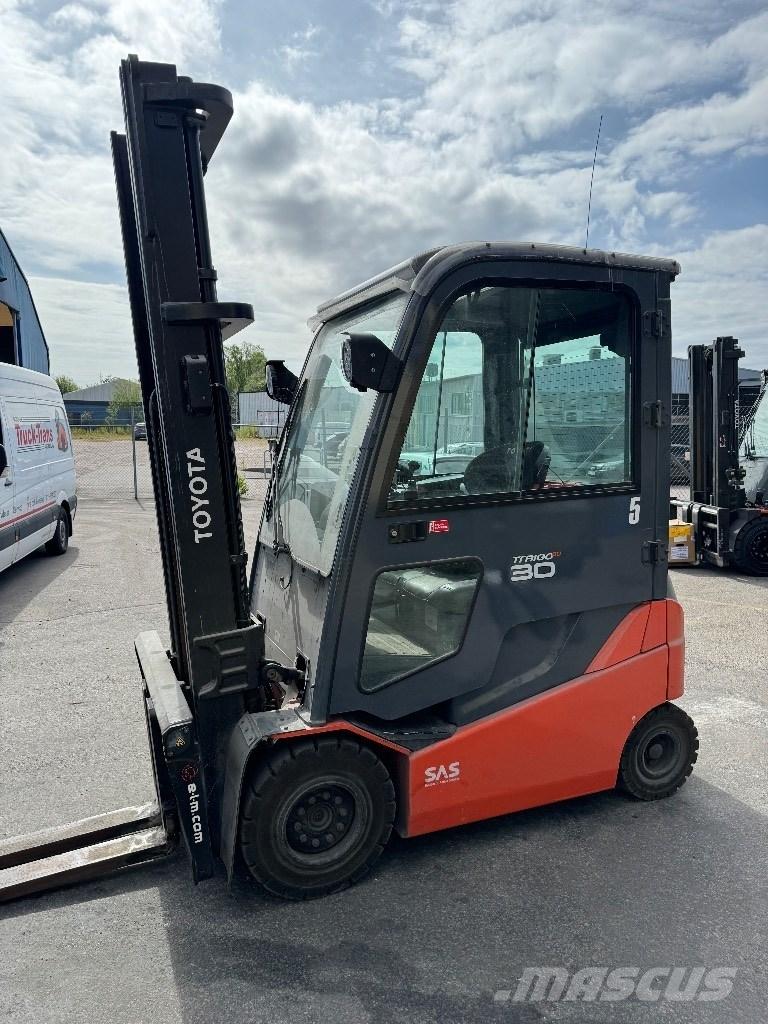 Toyota 8FBMKT30 Electric Forklifts