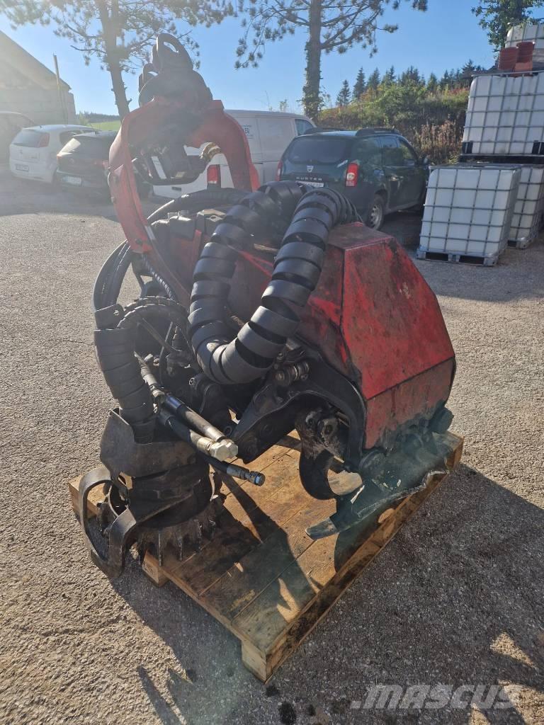 Komatsu 124 Delimbers