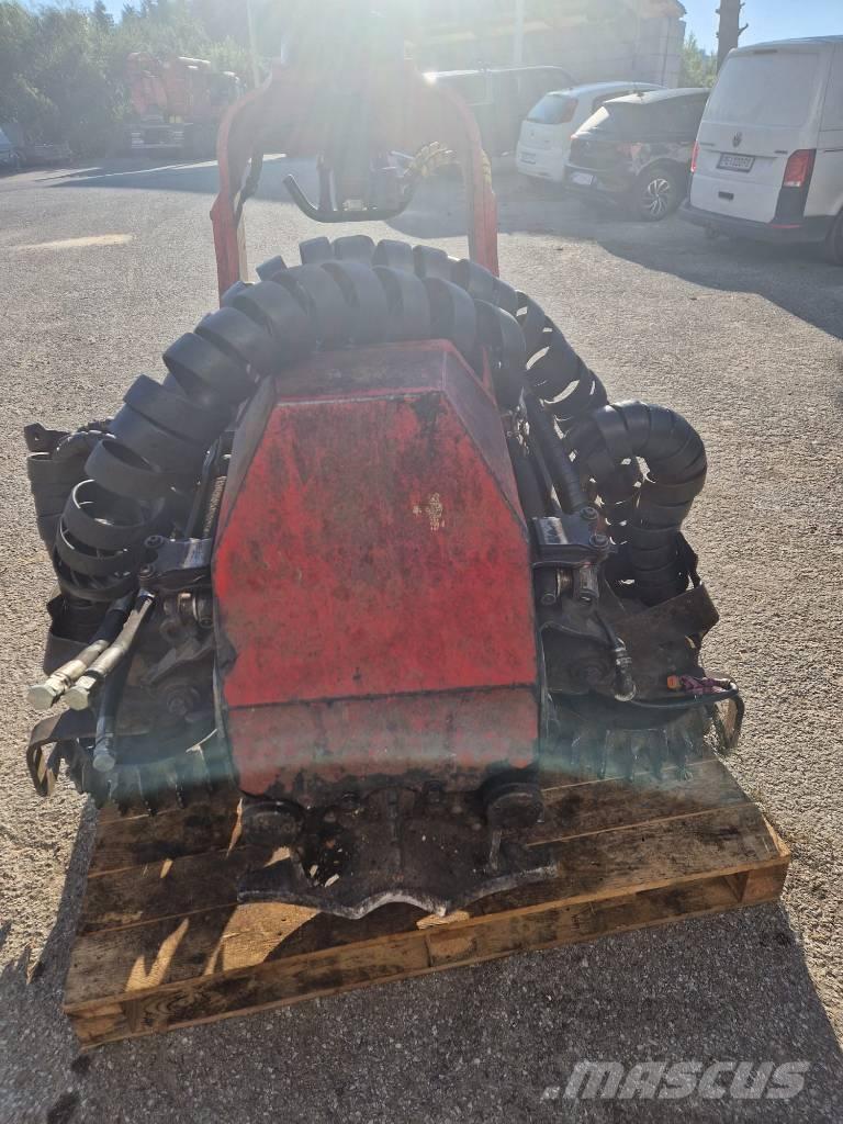 Komatsu 124 Delimbers