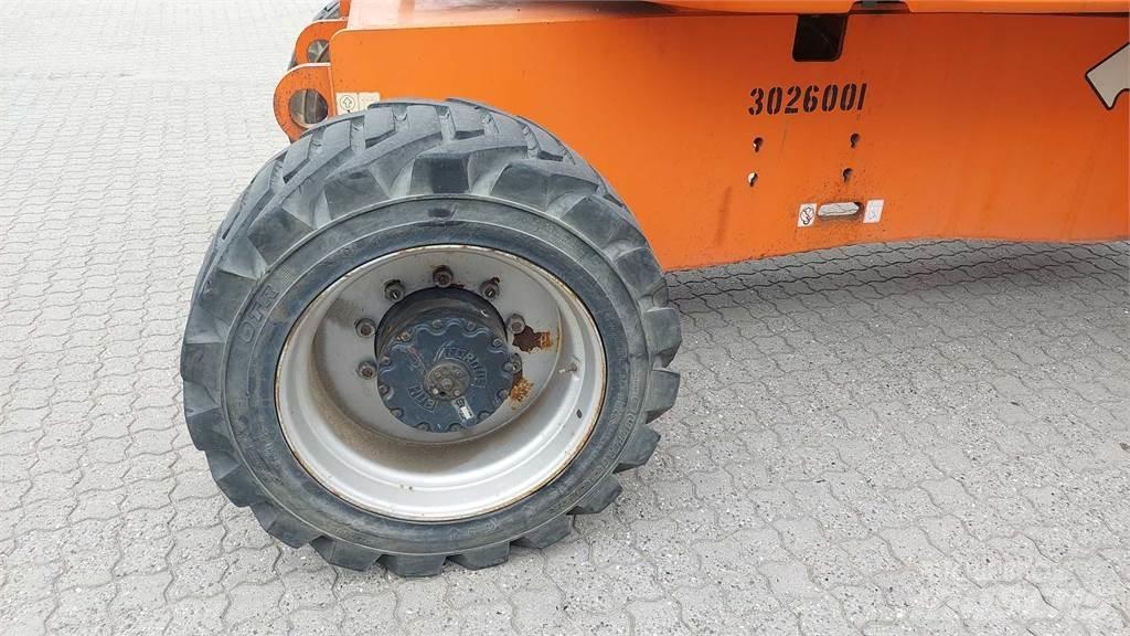 JLG E800AJ Articulated boom lifts