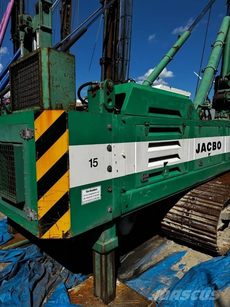 CMV TH7-25 Digger Derricks trucks