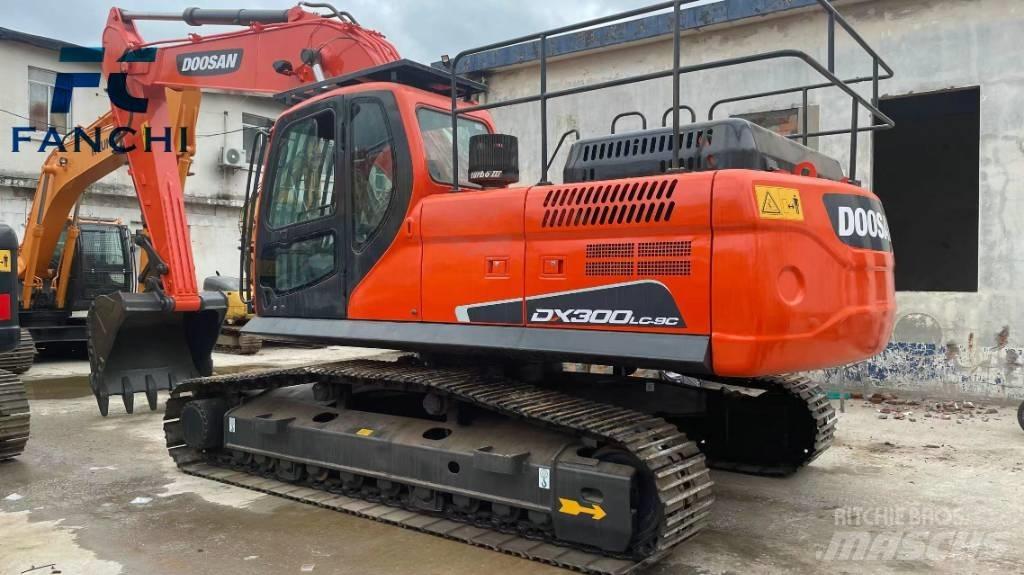 Doosan DX 300 LC Mini excavators  7t - 12t