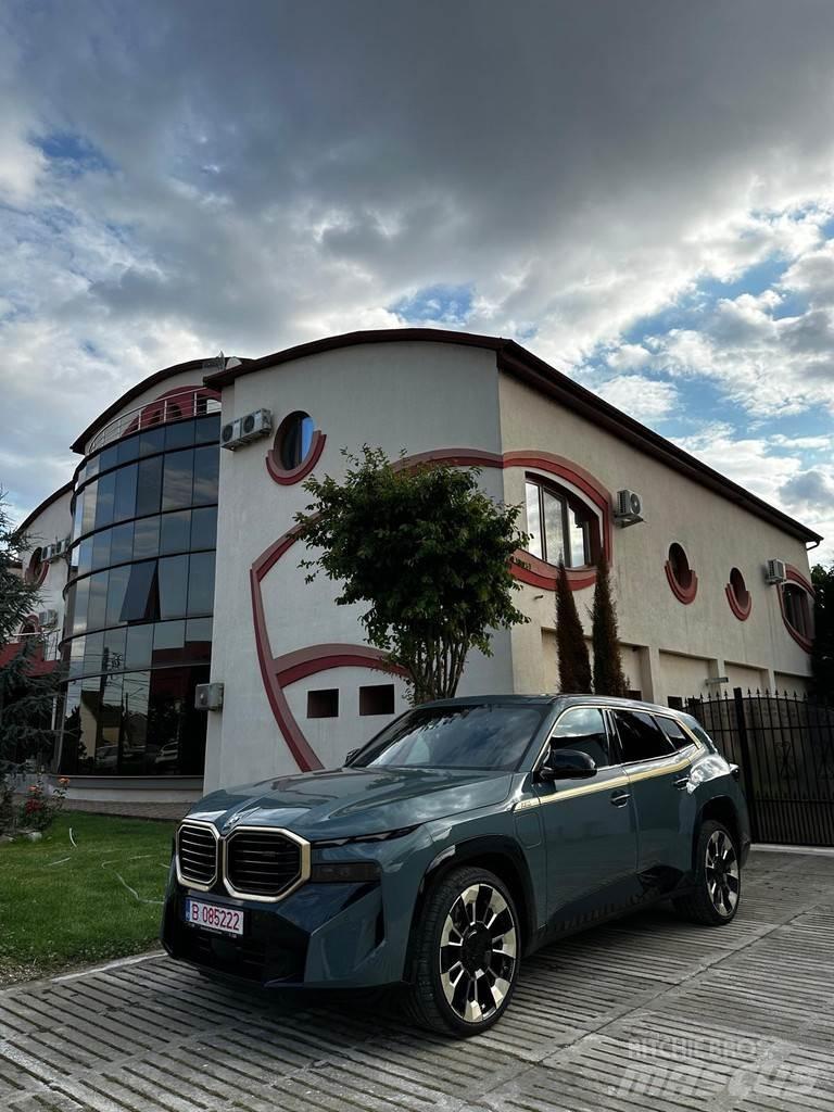 BMW XM Automobiles / SUVS