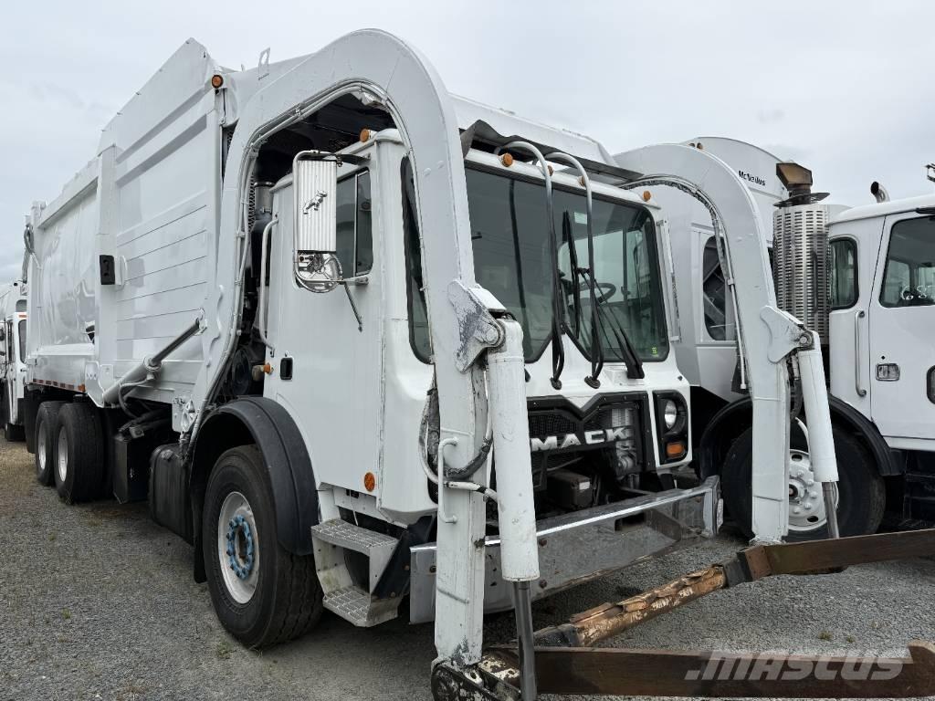 Mack MRU 613 Garbage Trucks / Recycling Trucks
