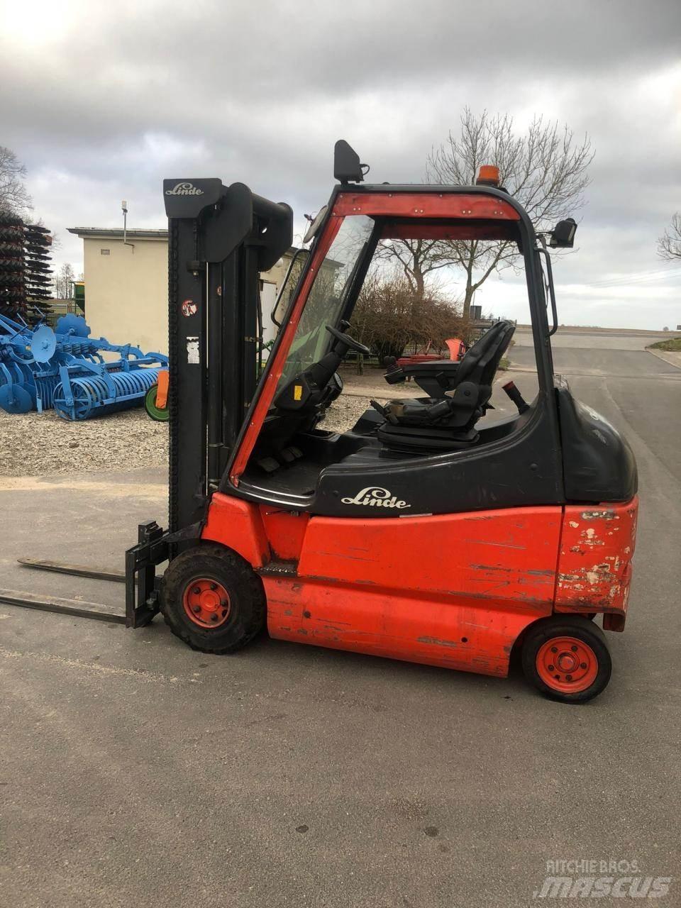Linde E 25 Electric Forklifts