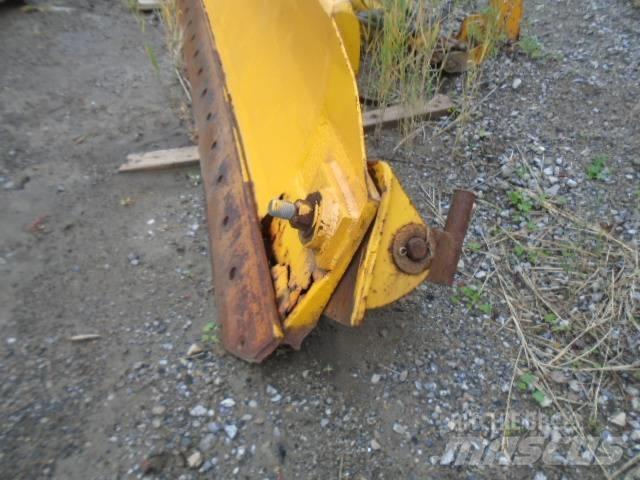 International 7500 Dump Trucks