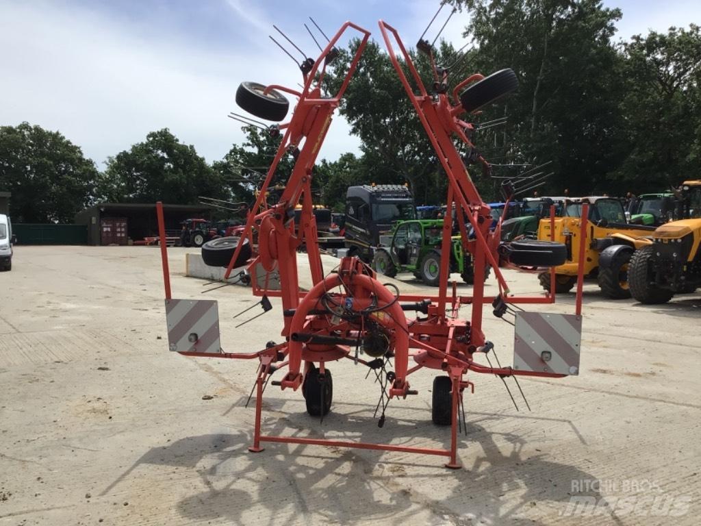 Kuhn GF 6502 Swathers \ Windrowers