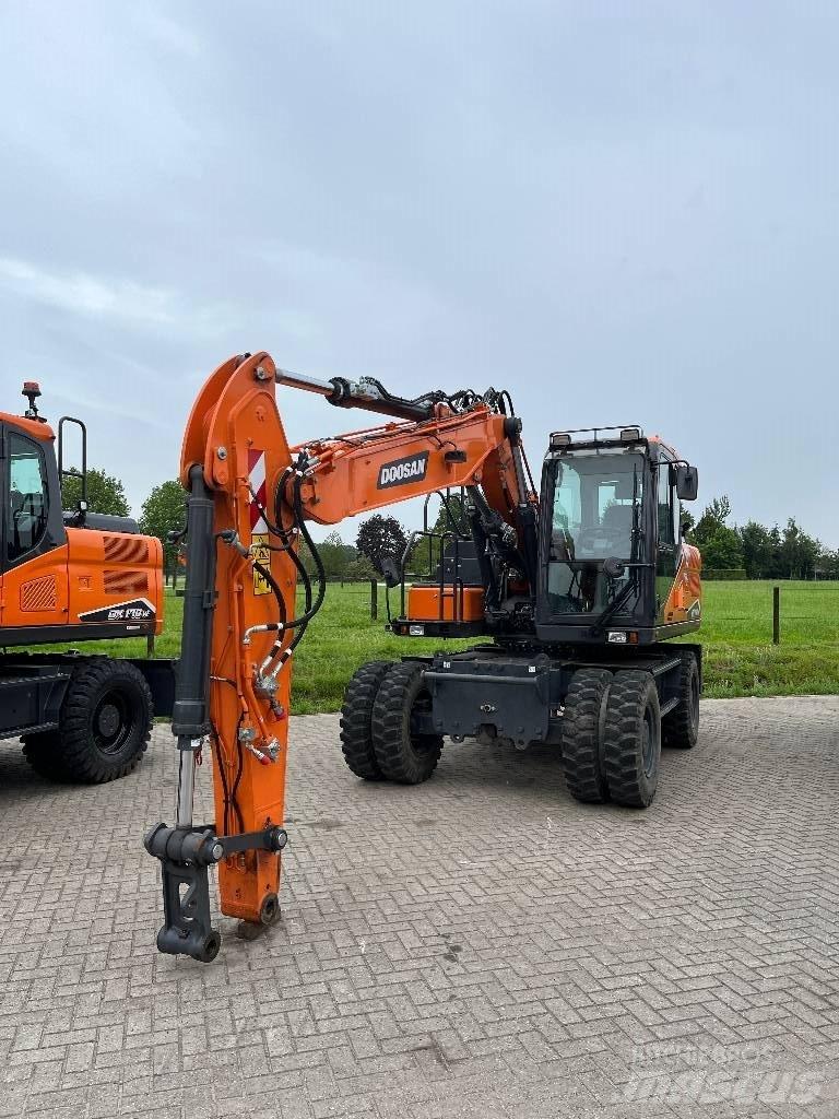 Develon DX140W-7 Wheeled Excavators