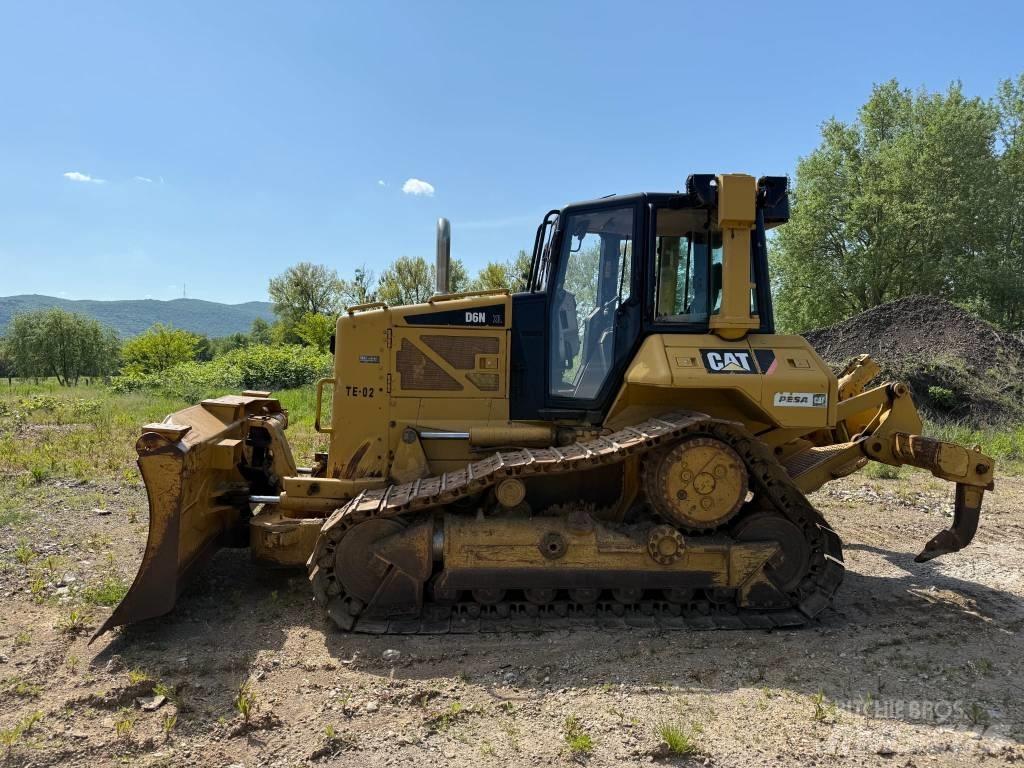 CAT D6N XL Crawler dozers