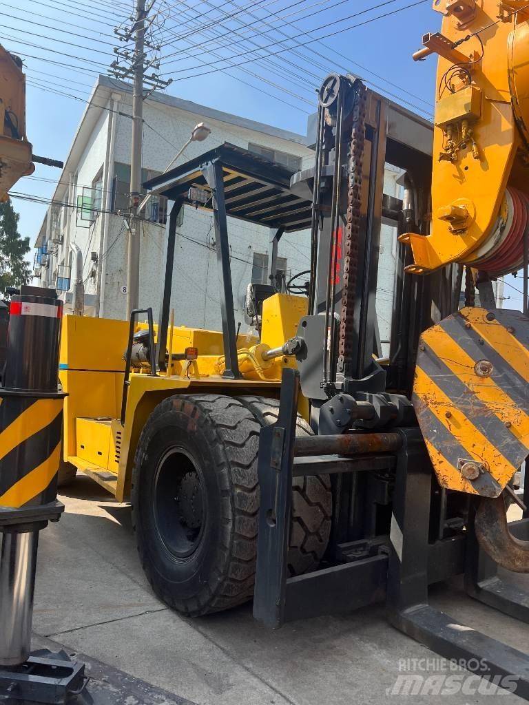TCM FD250 Telescopic Handlers