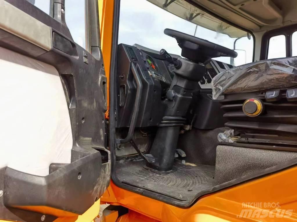 Shacman F3000 6X4 Conventional Trucks / Tractor Trucks