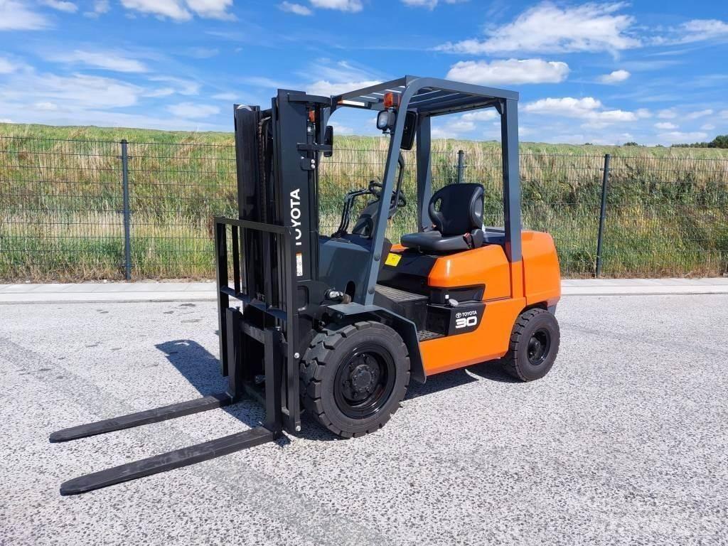 Toyota FDZN30 Diesel Forklifts