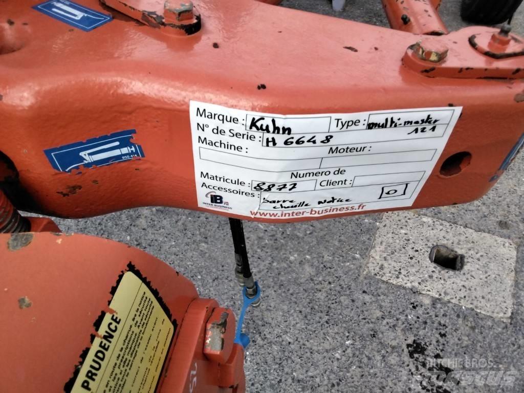 Kuhn VARIMASTER 121 Reversible ploughs