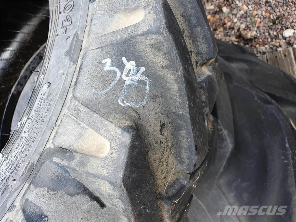 BKT 10.0/75-15,3 Tires, wheels and rims
