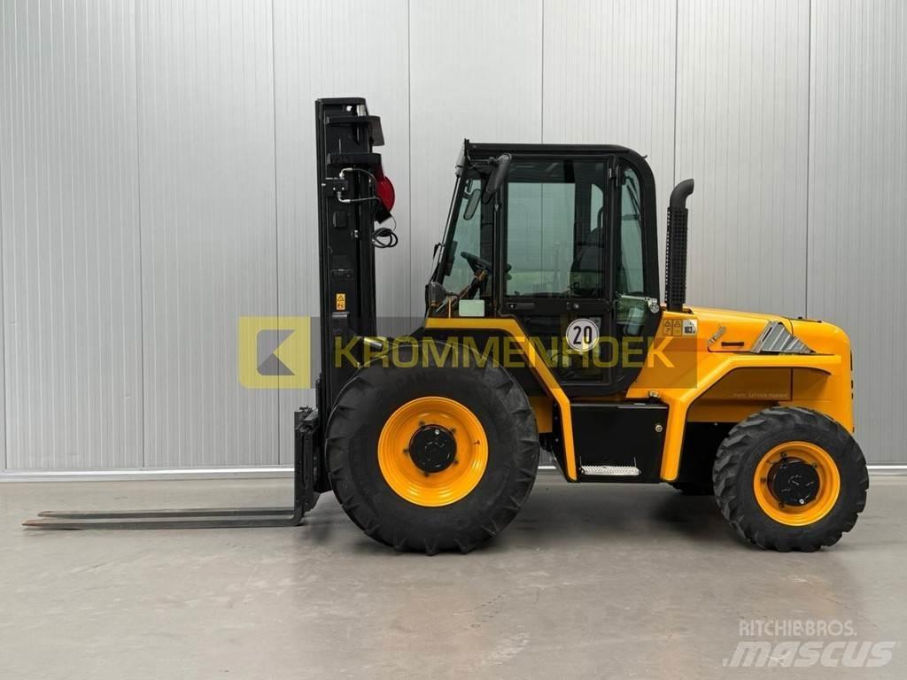 JCB 940 Rough Terrain Trucks