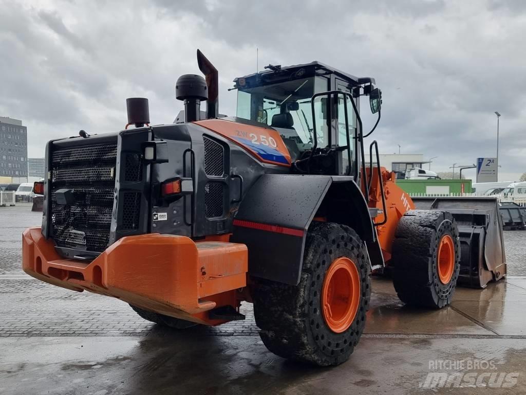 Hitachi ZW 250 Wheel Loaders
