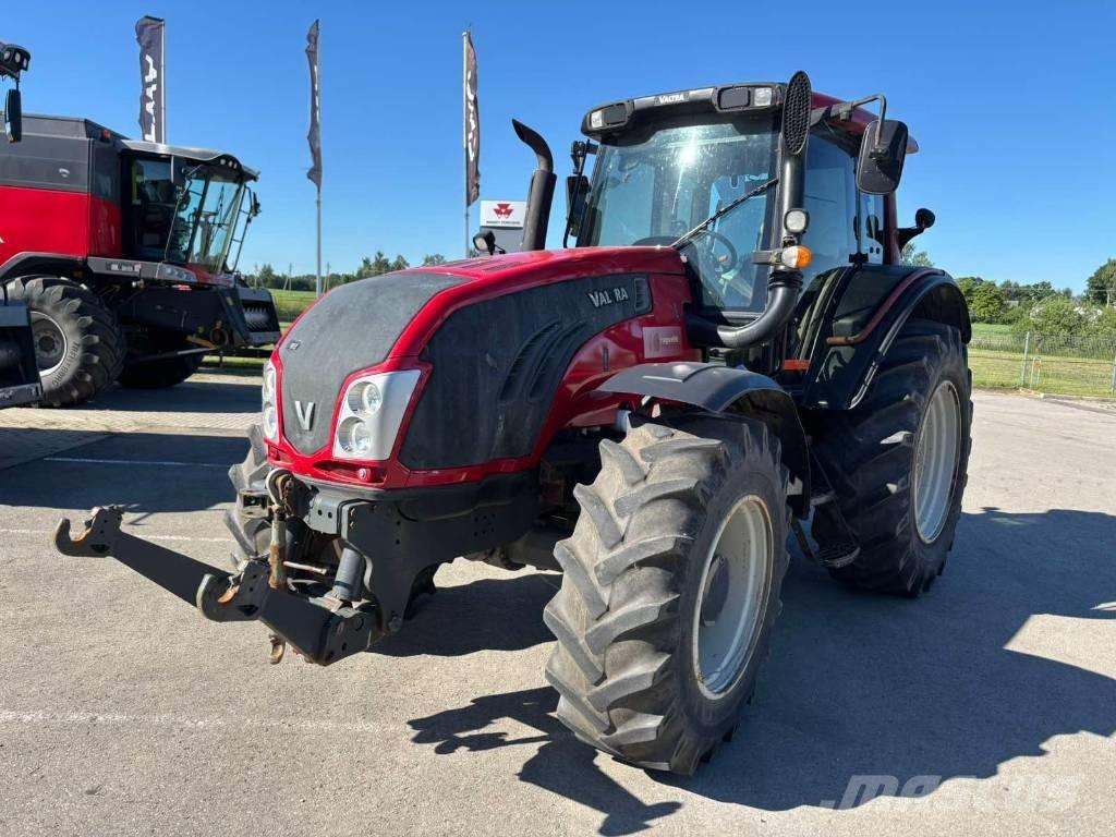 Valtra T 193 Tractors