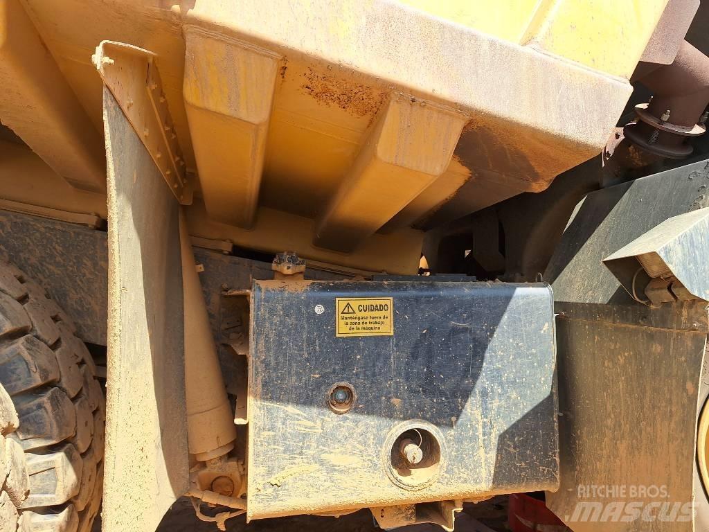Komatsu HD605-7EO Rigid dump trucks