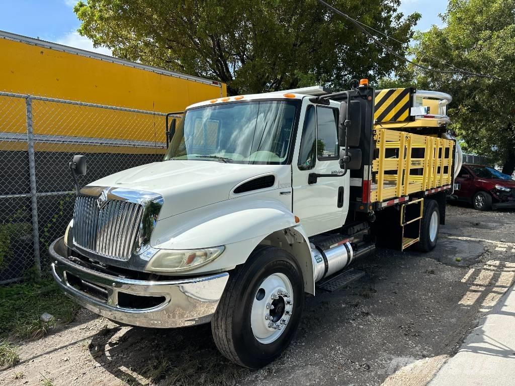 International 4300 Flatbed Trucks