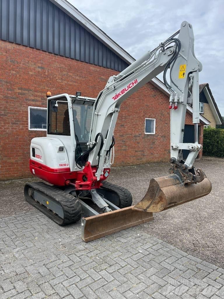 Takeuchi tb235-2 Mini Excavators <7t (Mini Diggers)