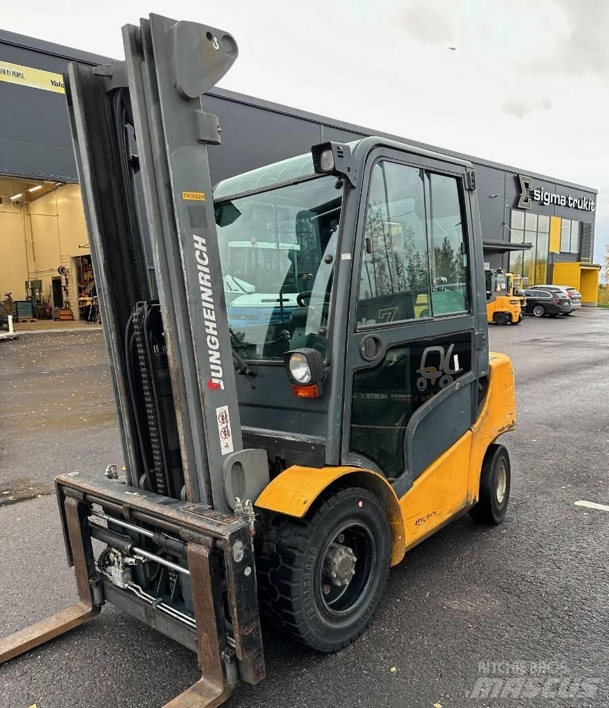Jungheinrich DFG 430 Diesel Forklifts
