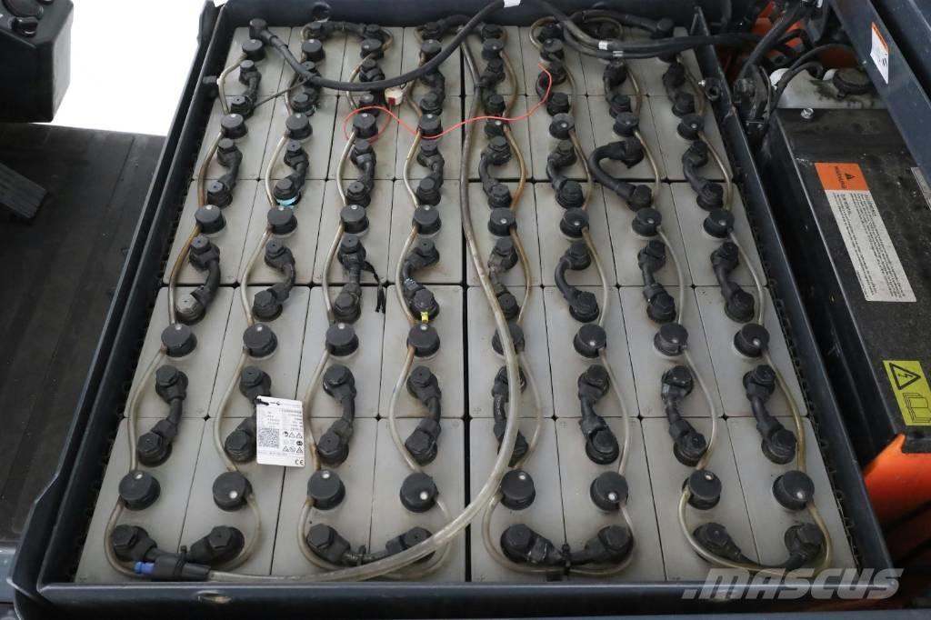 Toyota 8 FBMT 30 Electric Forklifts