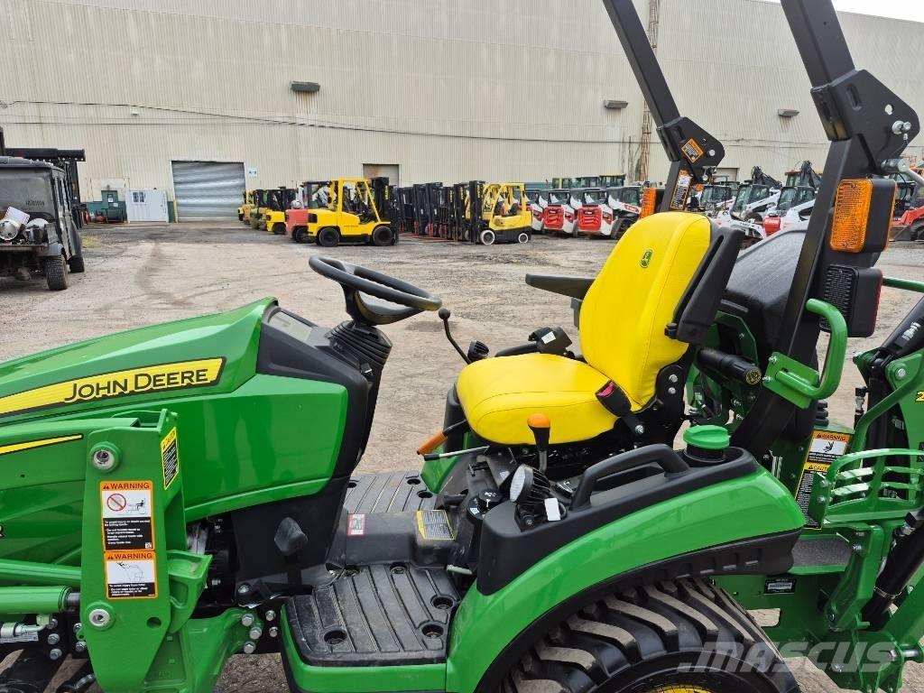 John Deere 1025 R Compact tractors