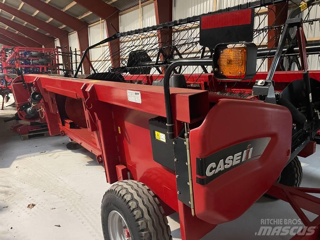 Case IH 3016 Harvester Headers