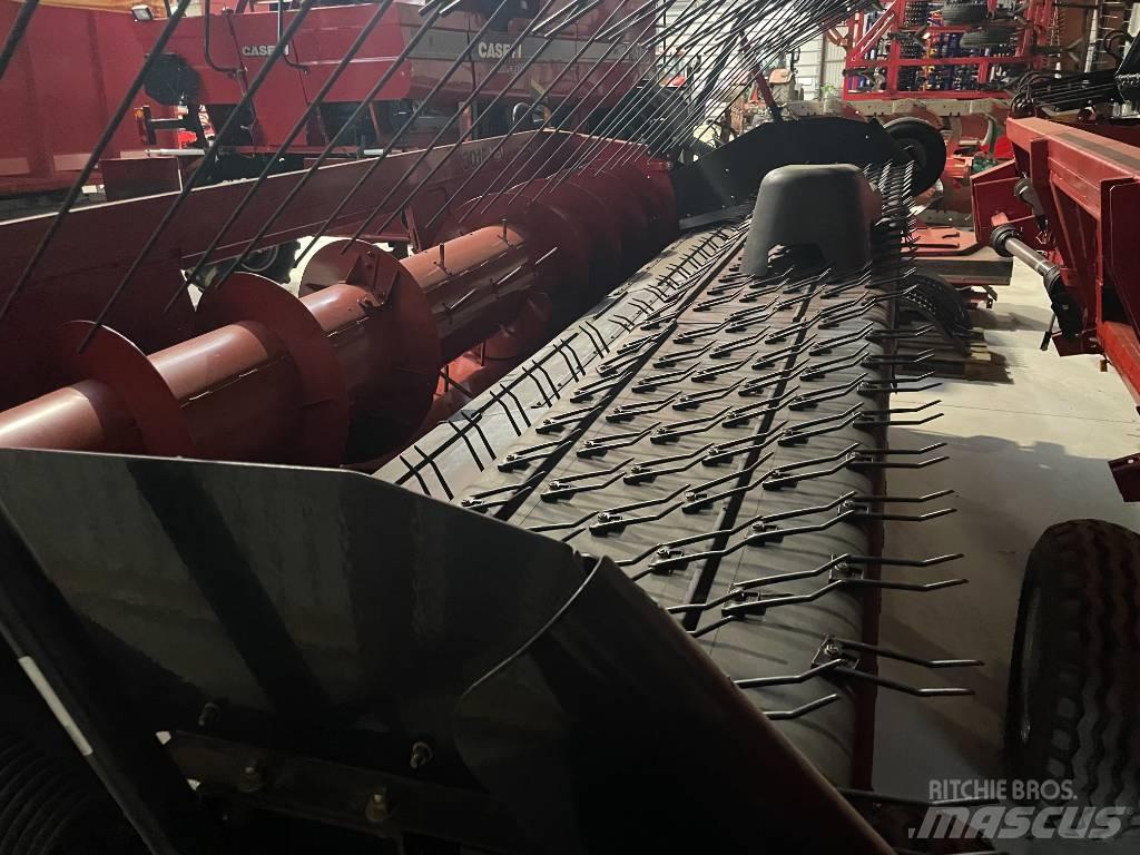 Case IH 3016 Harvester Headers