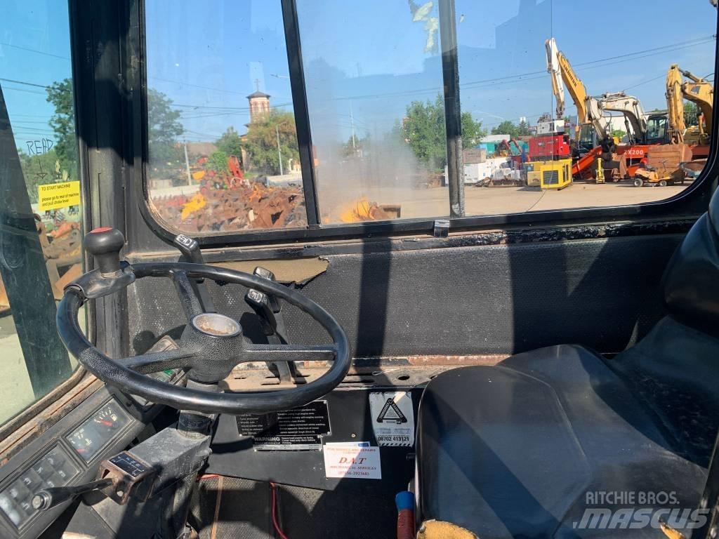 Boss LB546 Side Loaders