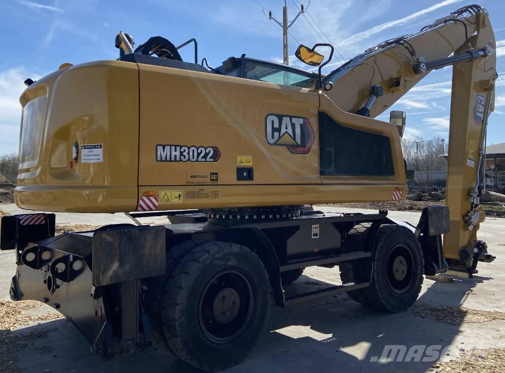 CAT MH 3022 Wheeled Excavators