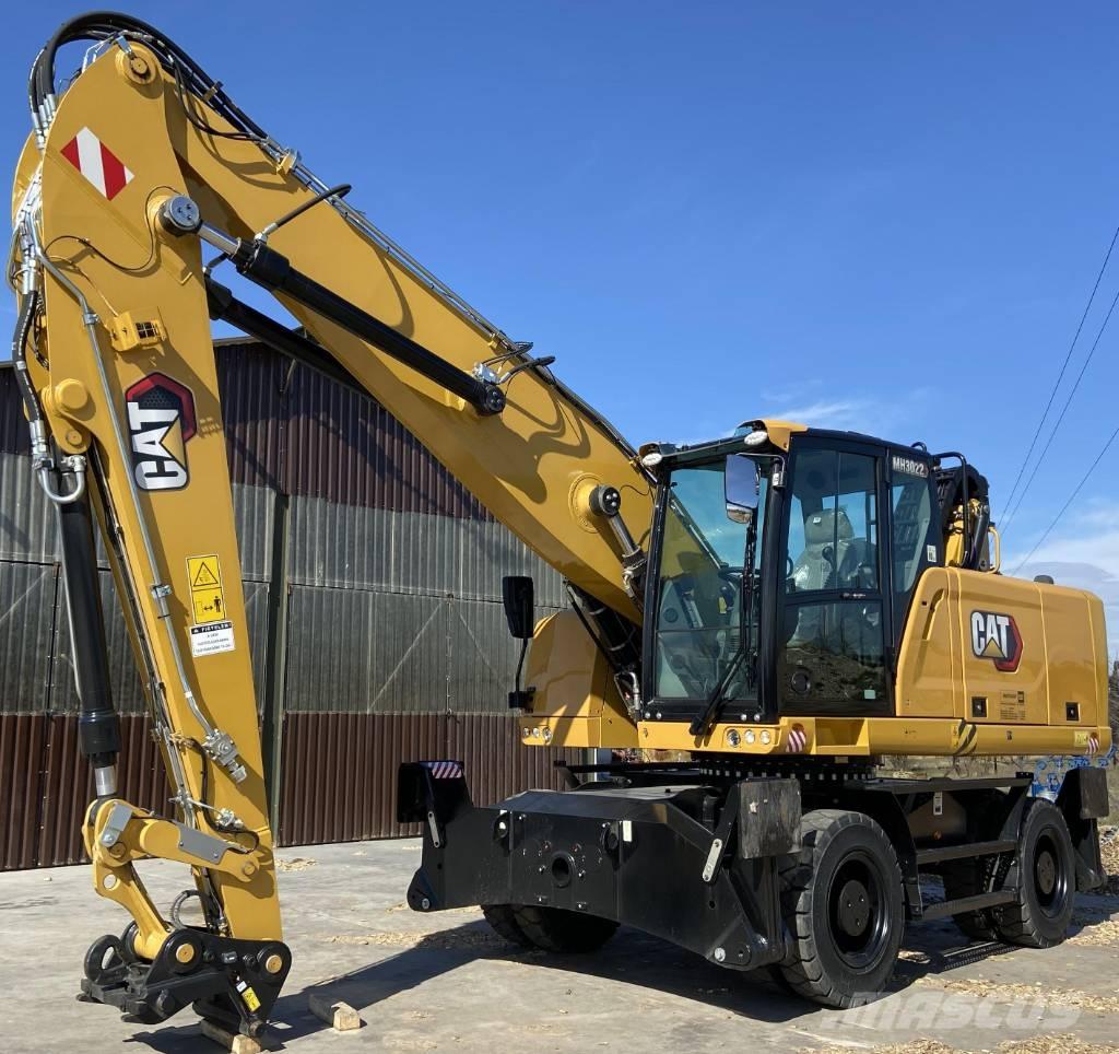 CAT MH 3022 Wheeled Excavators