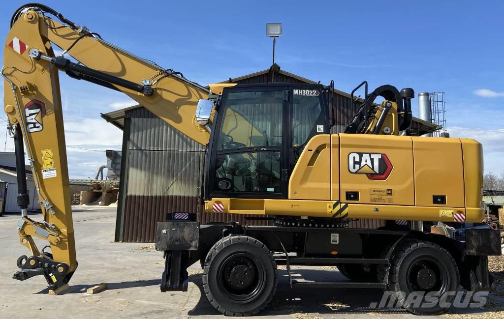 CAT MH 3022 Wheeled Excavators